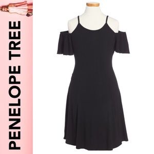 NWT✨Penelope Tree✨Cold Shoulder Dress!
